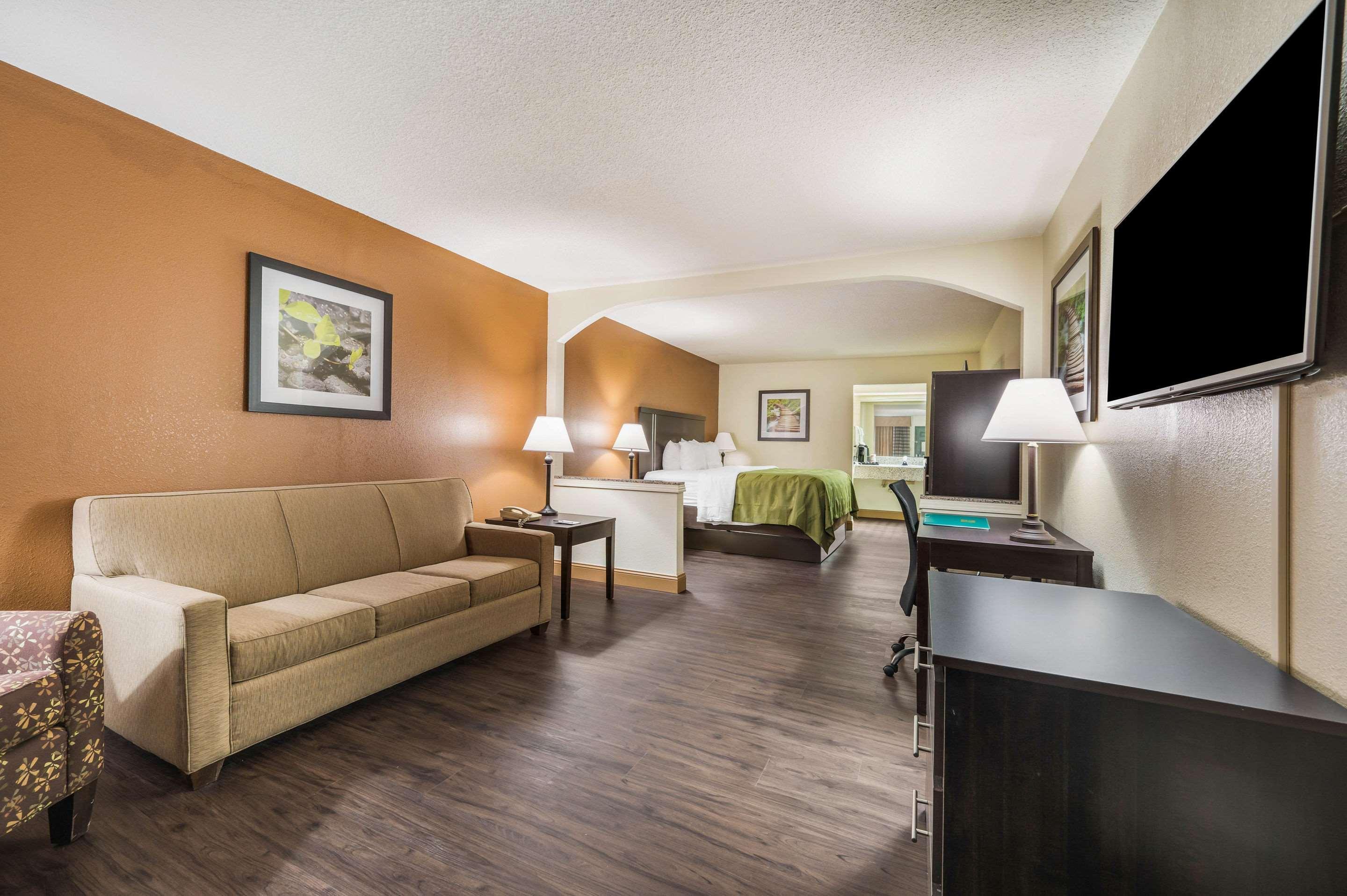 Quality Inn & Suites Corinth West Exterior foto