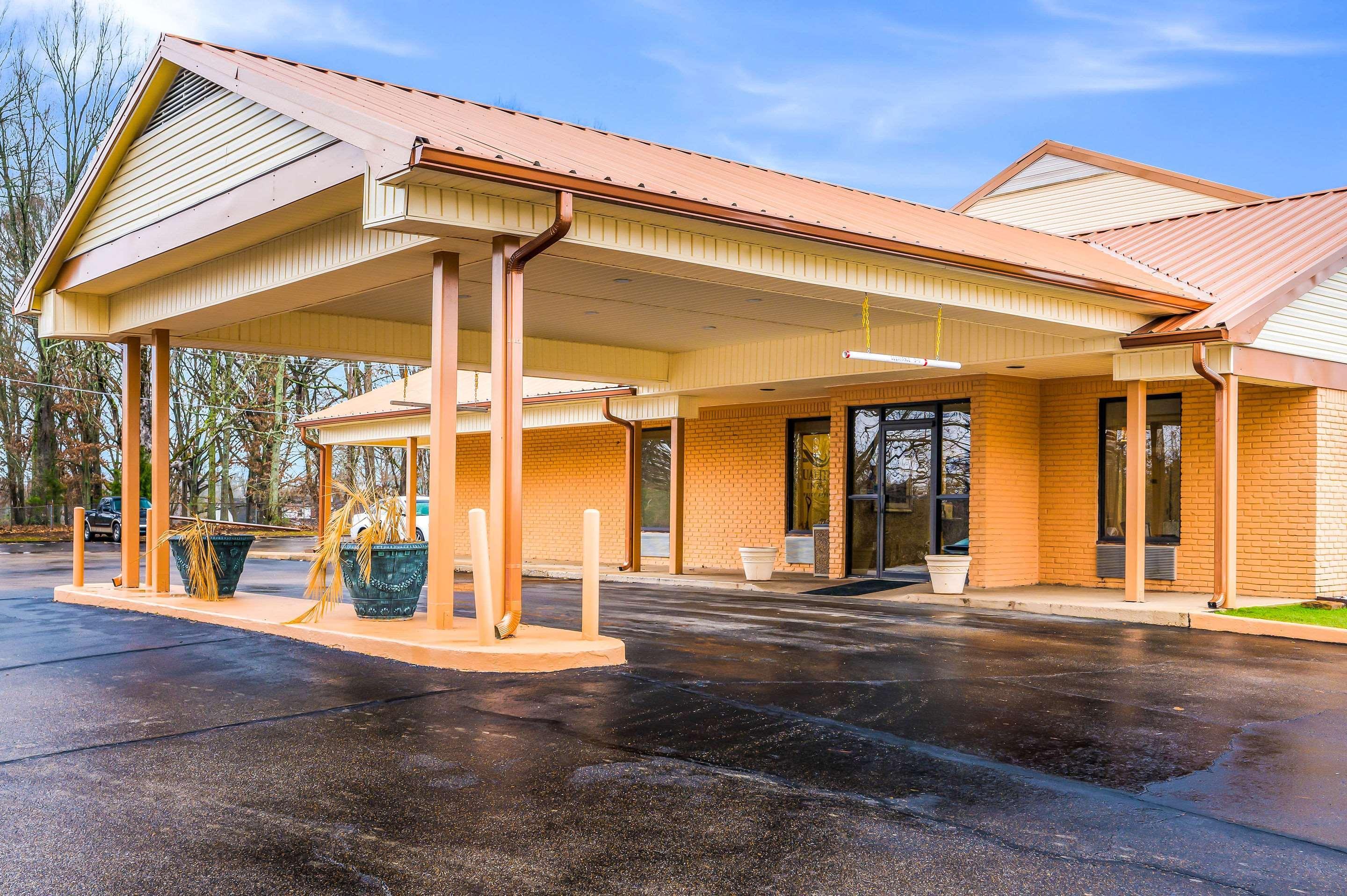 Quality Inn & Suites Corinth West Exterior foto